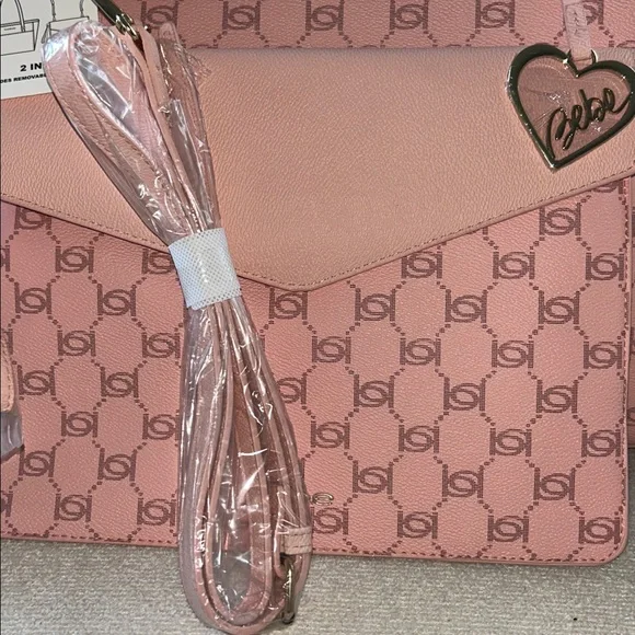 ⭐️NWT Bebe Tanya Monogram Tote w/Pouch⭐️